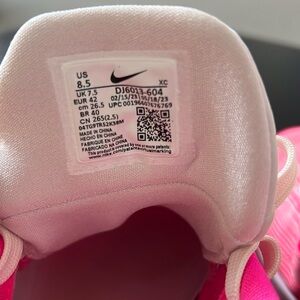 Nike Womens Air Zoom G.T.2 Cut Pink Basketball Shoes